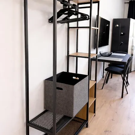 Black & Yellow Appartement